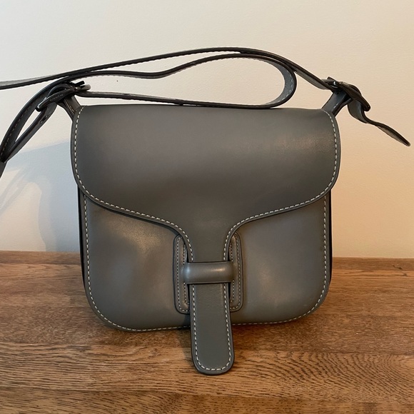 Gray coach carrier - Picture 1 of 5